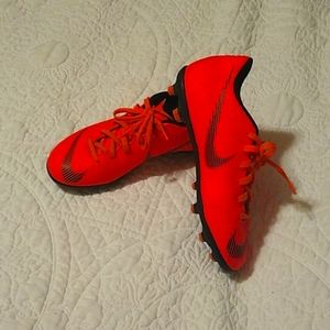 Soccer cleats